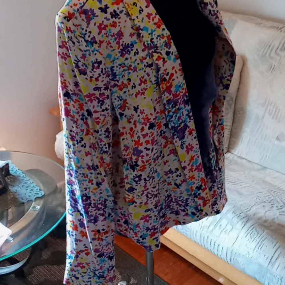 Jacket - Picture 3 of 4